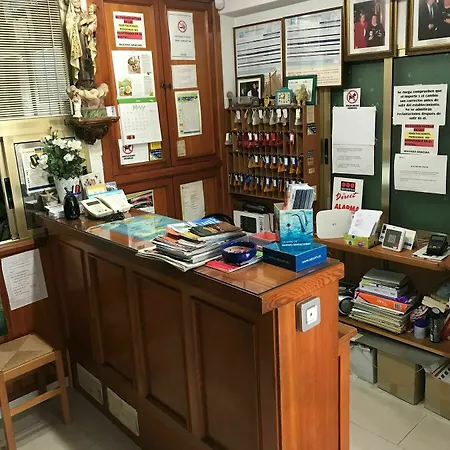 维那西亚y蒙特卡洛旅馆 招待所 萨洛
