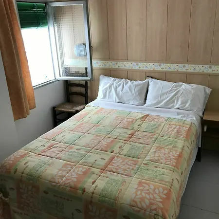 维那西亚y蒙特卡洛旅馆 招待所
