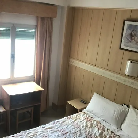 维那西亚y蒙特卡洛旅馆 招待所 萨洛